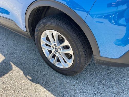 Blue Metallic 2020 Ford Escape SE