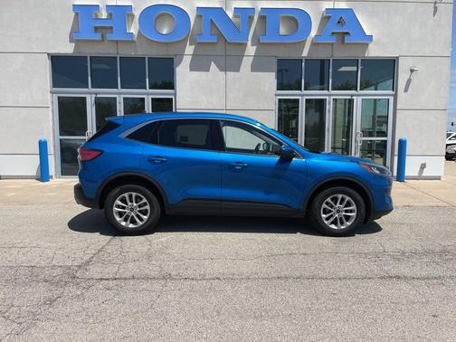 Blue Metallic 2020 Ford Escape SE