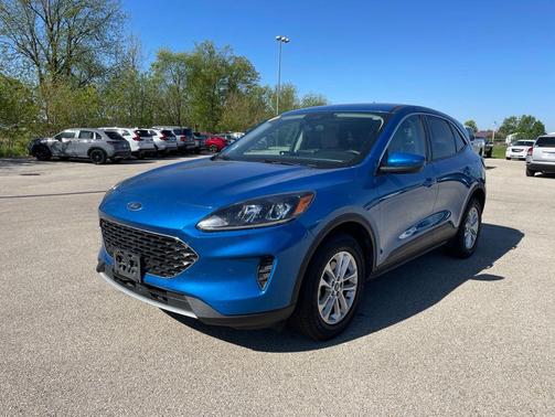 Blue Metallic 2020 Ford Escape SE