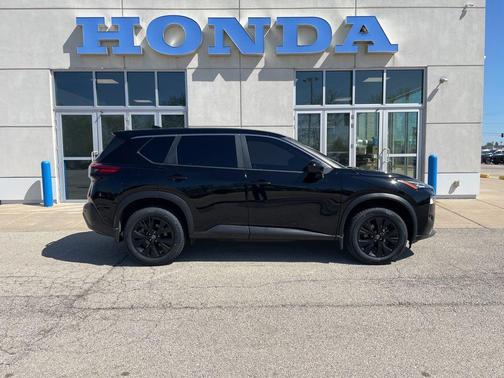 Super Black 2023 Nissan Rogue SV