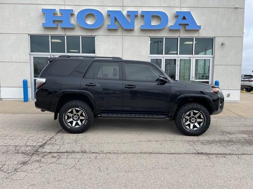 Midnight Black Metallic 2024 Toyota 4Runner TRD Off Road Premium