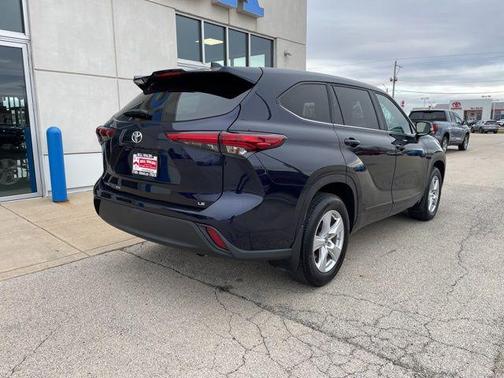 2023 Toyota Highlander LE