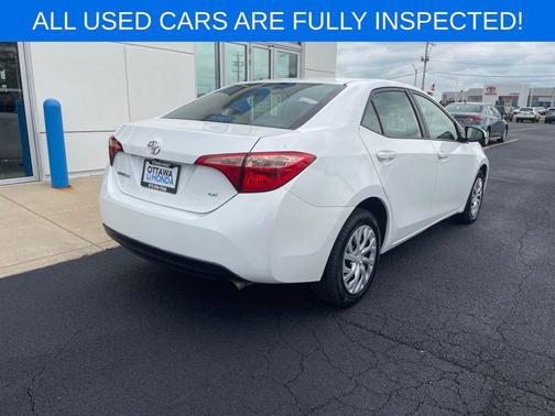 Super White 2018 Toyota Corolla LE