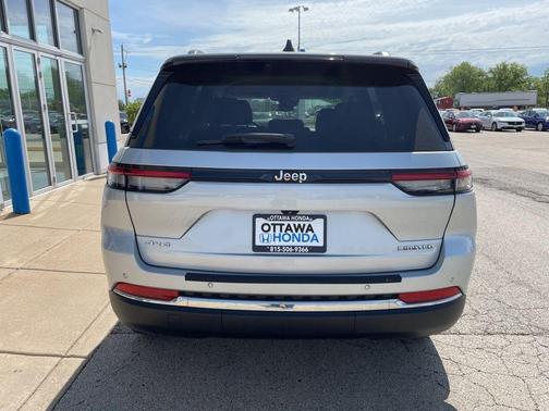 Silver Zynith 2022 Jeep Grand Cherokee Limited