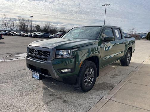 2025 Nissan Frontier SV