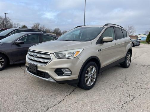 White Gold 2018 Ford Escape SE