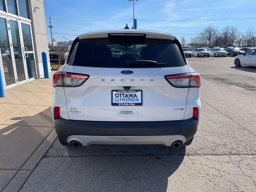 2020 Ford Escape SE