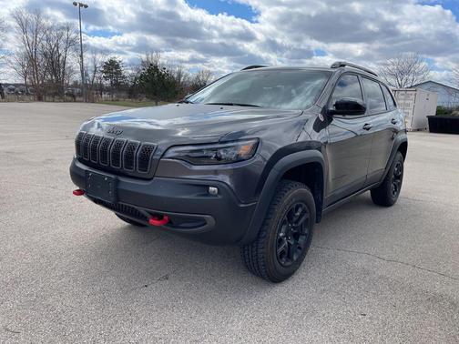 Granite Crystal Metallic Clearcoat 2022 Jeep Cherokee Trailhawk