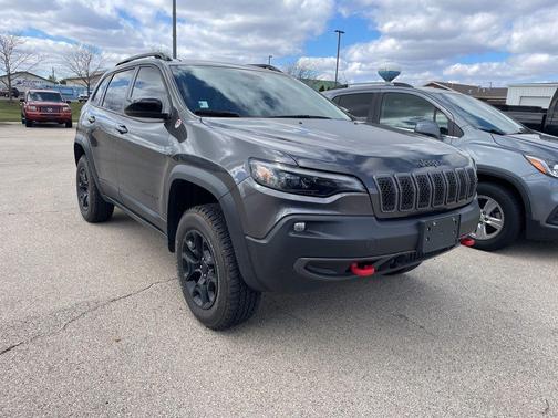 Granite Crystal Metallic Clearcoat 2022 Jeep Cherokee Trailhawk