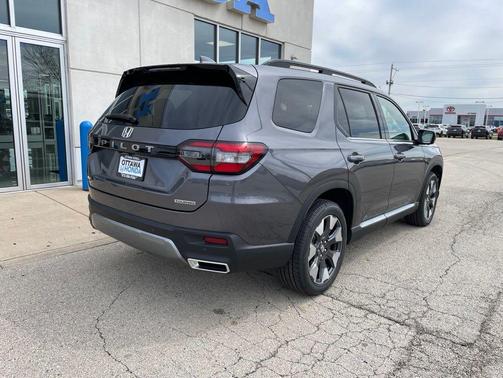 Modern Steel Metallic 2026 Honda Pilot Touring 8-Passenger