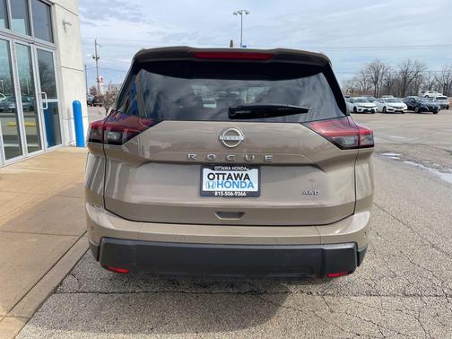 2025 Nissan Rogue SV