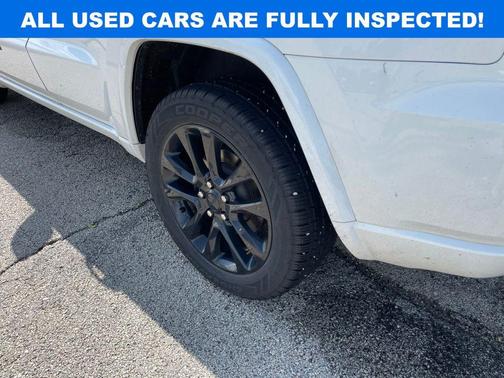 Bright White Clearcoat 2021 Jeep Grand Cherokee Laredo