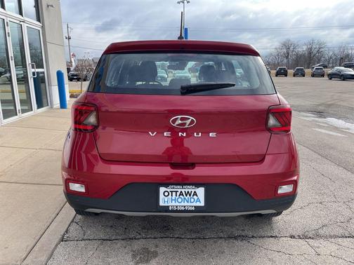 2023 Hyundai VENUE SE