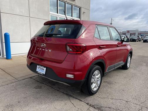 2023 Hyundai VENUE SE