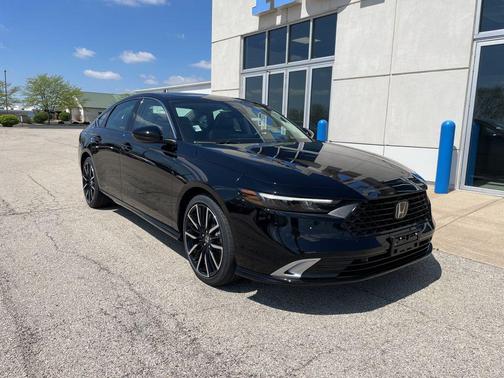 Crystal Black Pearl 2026 Honda Accord Hybrid Touring