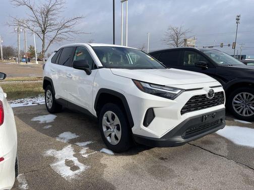 2024 Toyota RAV4 LE