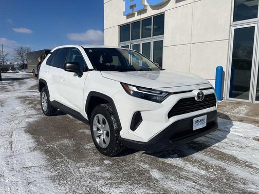 2024 Toyota RAV4 LE
