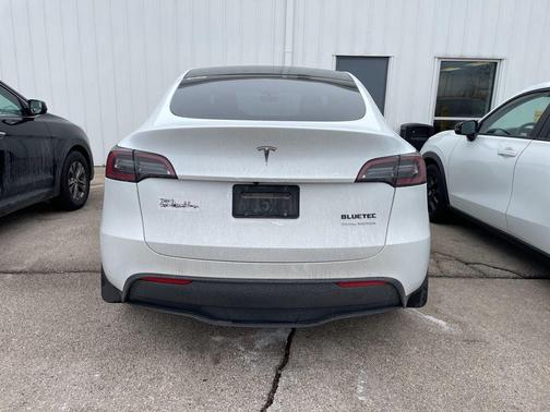 2023 Tesla Model Y Long Range Dual Motor All-Wheel Drive