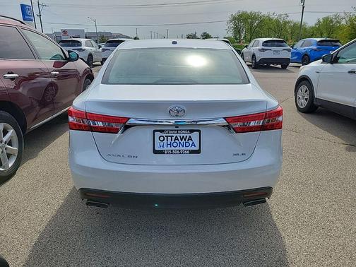 Blizzard Pearl 2015 Toyota Avalon XLE Premium