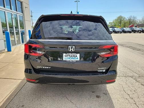Crystal Black Pearl 2023 Honda Odyssey Sport