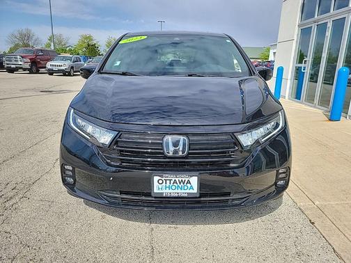 Crystal Black Pearl 2023 Honda Odyssey Sport
