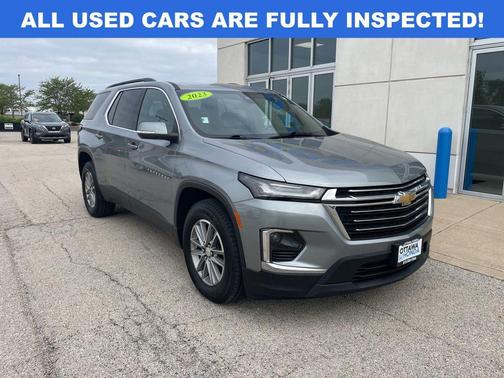 Sterling Gray Metallic 2023 Chevrolet Traverse LT Cloth