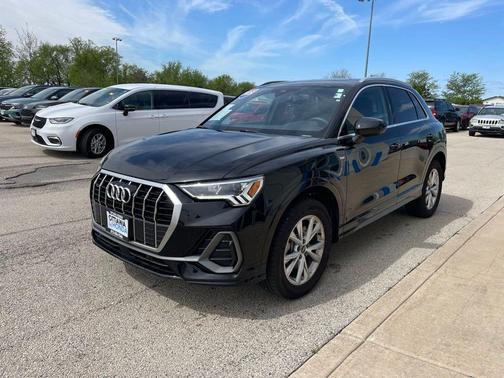 Mythos Black Metallic 2025 Audi Q3 Premium 45 TFSI S line quattro Tiptronic