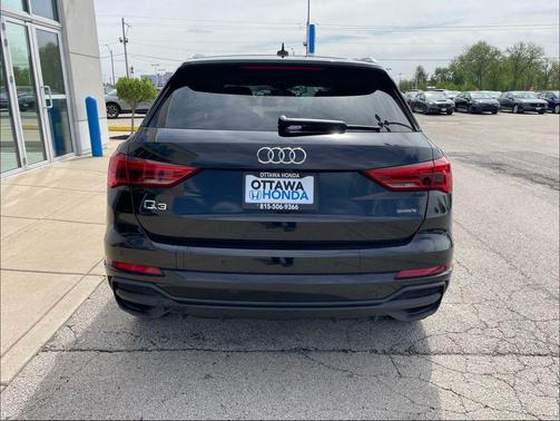 Mythos Black Metallic 2025 Audi Q3 Premium 45 TFSI S line quattro Tiptronic