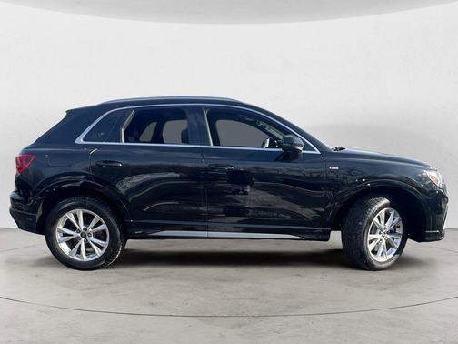Mythos Black Metallic 2025 Audi Q3 Premium