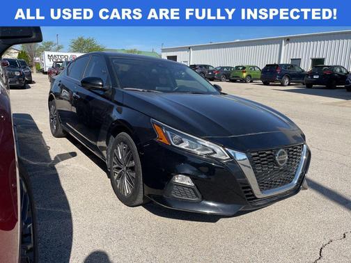 Super Black Clearcoat 2022 Nissan Altima 2.5 SV
