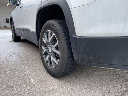 2023 GMC Acadia AWD SLT