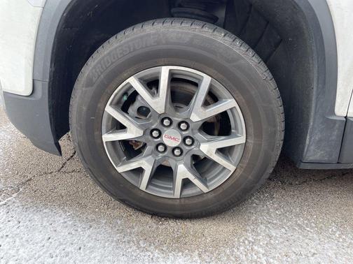 2023 GMC Acadia AWD SLT