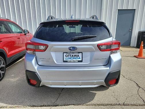 Ice Silver Metallic 2022 Subaru Crosstrek Premium