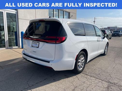 Bright White Clearcoat 2024 Chrysler Pacifica Touring L