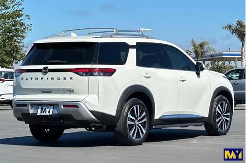 2023 Nissan Pathfinder Platinum