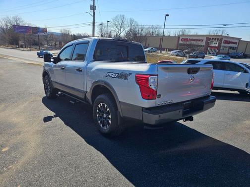 2018 Nissan Titan PRO-4X