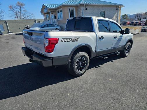 2018 Nissan Titan PRO-4X