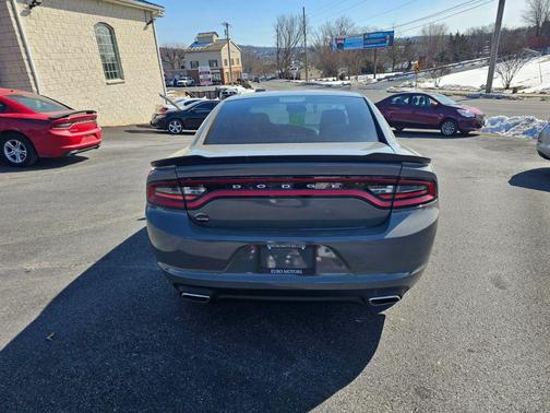 2017 Dodge Charger SE