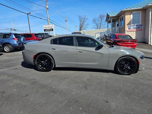 2017 Dodge Charger SE