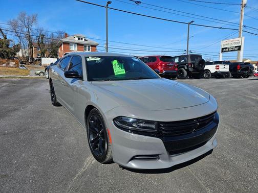 2017 Dodge Charger SE