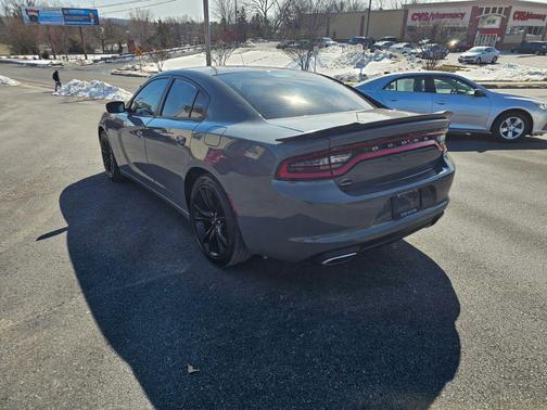 2017 Dodge Charger SE