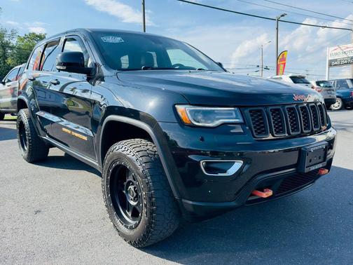 Diamond Black Crystal Pearlcoat 2019 Jeep Grand Cherokee Limited