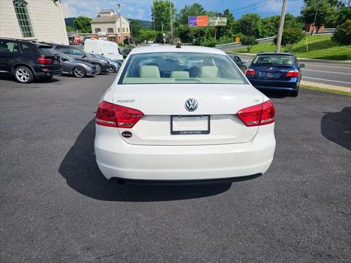 2015 Volkswagen Passat 1.8T Limited Edition