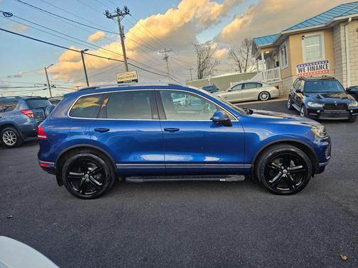 2017 Volkswagen Touareg V6 Wolfsburg Edition