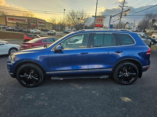 2017 Volkswagen Touareg V6 Wolfsburg Edition