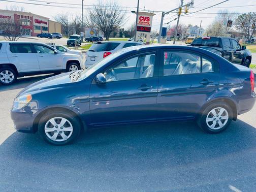 2009 Hyundai Accent SE