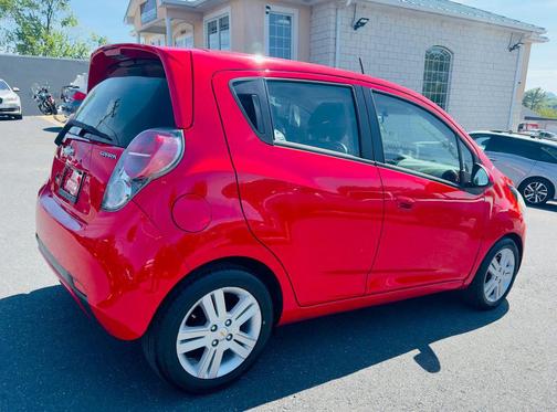 Salsa 2015 Chevrolet Spark 1LT