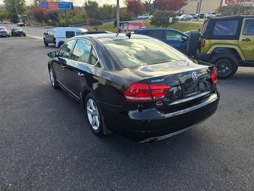 2012 Volkswagen Passat 2.5 SE