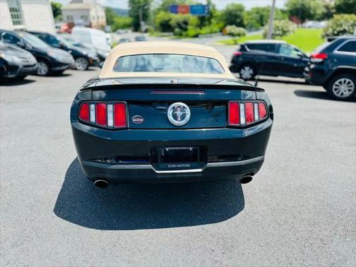 2011 Ford Mustang V6 Premium
