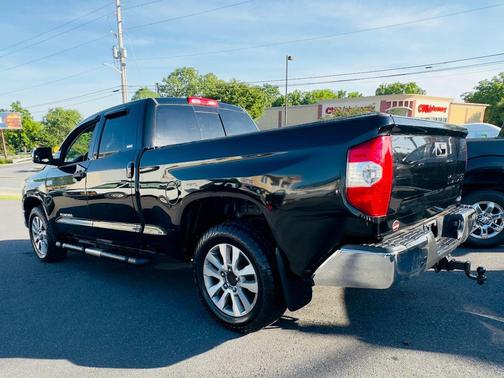 Black 2016 Toyota Tundra SR5